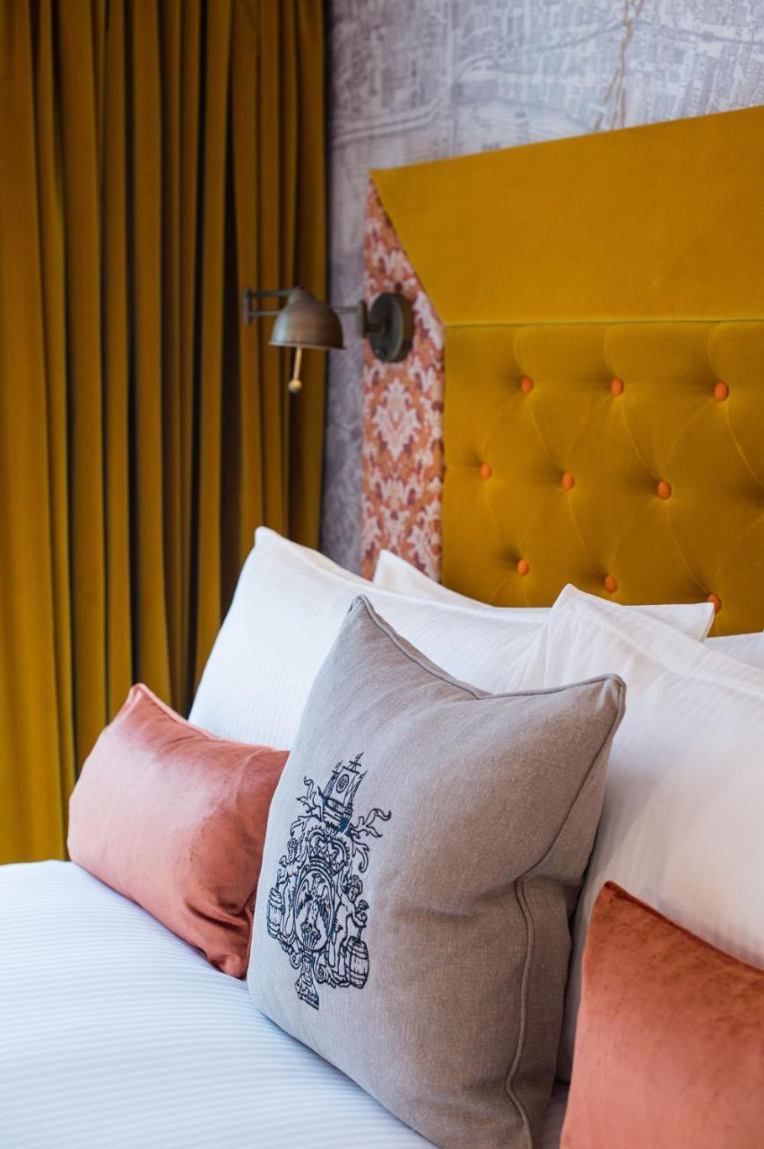 Vintry & Mercer Hotel - Small Luxury Hotels Of The World Londres Exterior foto A bed at the hotel